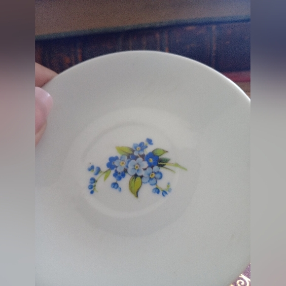 Floral Blue and White Tea Set - Picture 5 of 14